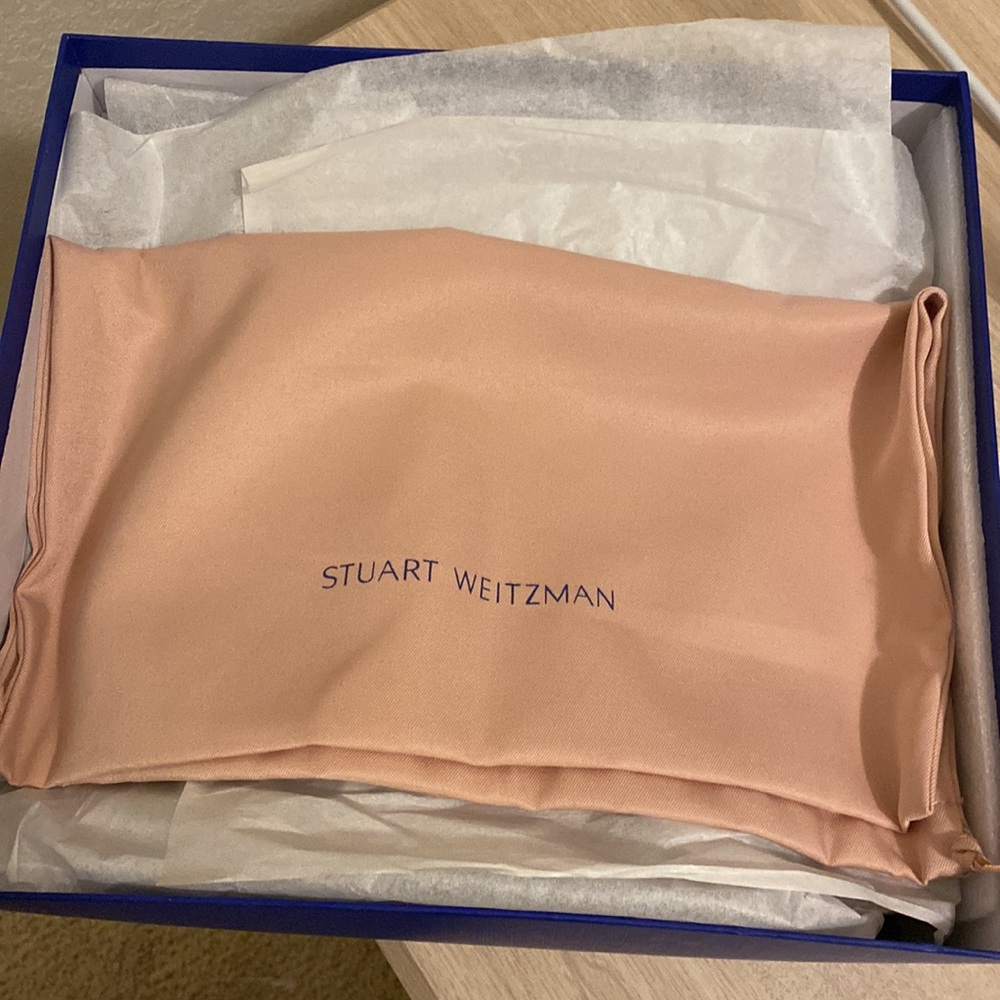 Stuart Weitzmen DAZZLE BOOTIE. - Picture 8 of 8